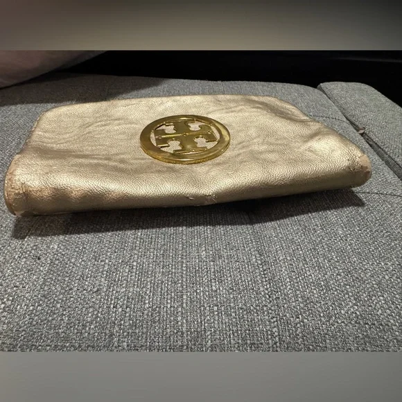 Tory Burch clutch - Picture 3 of 8